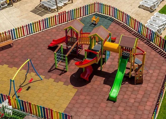 מלון Aqua Nevis & Aqua Park