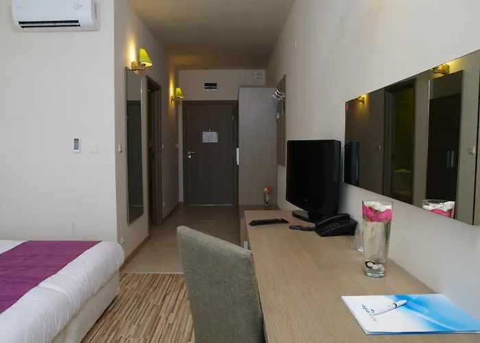 Aqua Nevis & Aqua Park מלון