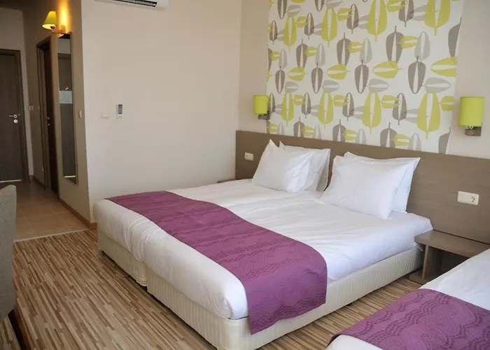 מלון Aqua Nevis & Aqua Park 3*