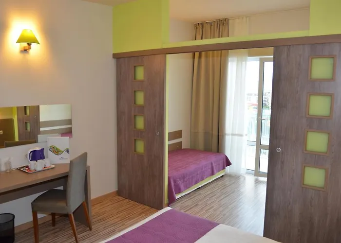 Aqua Nevis & Aqua Park מלון