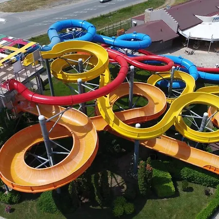 Aqua Nevis & Aqua Park Szálloda