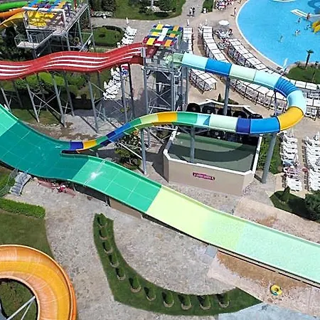 Aqua Nevis & Aqua Park Napospart