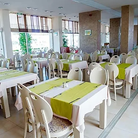 Hotell Aqua Nevis & Aqua Park 3*