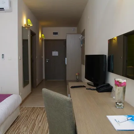 Aqua Nevis & Aqua Park Hotel