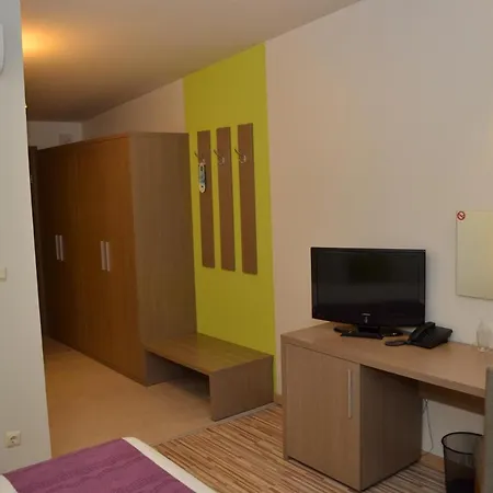 Aqua Nevis & Aqua Park 4* 阳光海滩