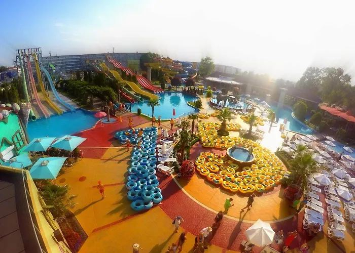 Aqua Nevis & Aqua Park 3*