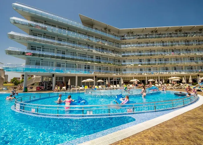 Aqua Nevis & Aqua Park 3*