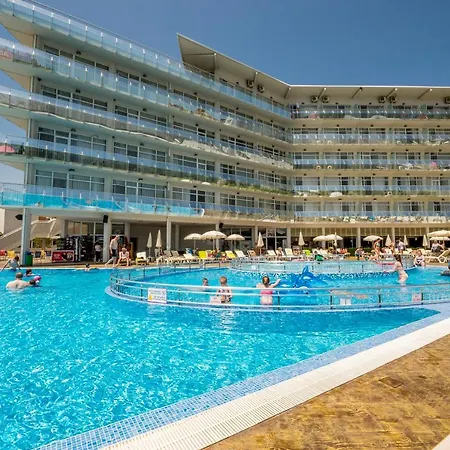 מלון Aqua Nevis & Aqua Park סאני ביץ'